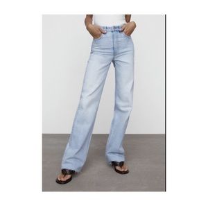 Zara wide leg full length jeans in light blue wash size 27